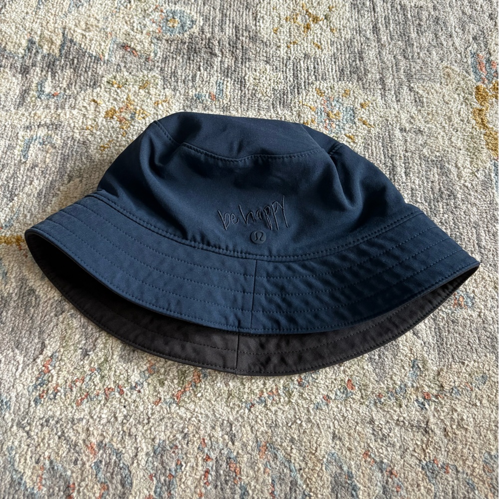 Lululemon Waterproof Reversible Black and Blue Bucket Hat